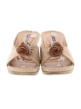 GOOD CHOICE ~ Tan Patent Slip On Wedge Sandals with Floral Accent size 8 - 8.5